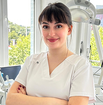 Dt. Emine Karakuş